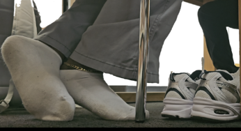 Ebony Dirty White Avia Socks out of New Balances