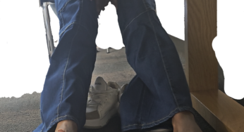 Ebony Barefoot out of White and Beige Sneakers