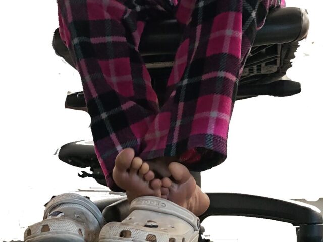 Ebony Barefoot out of Worn Crocs 2