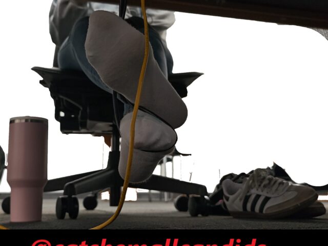 Ebony White Socks and Jeans out of Adidas Sambas